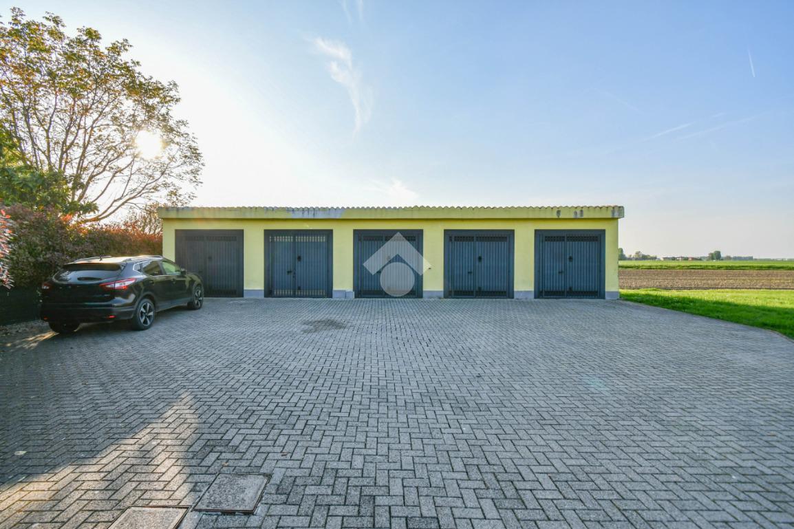 Villa a schiera in Via Tracchi 43, Poggio Renatico