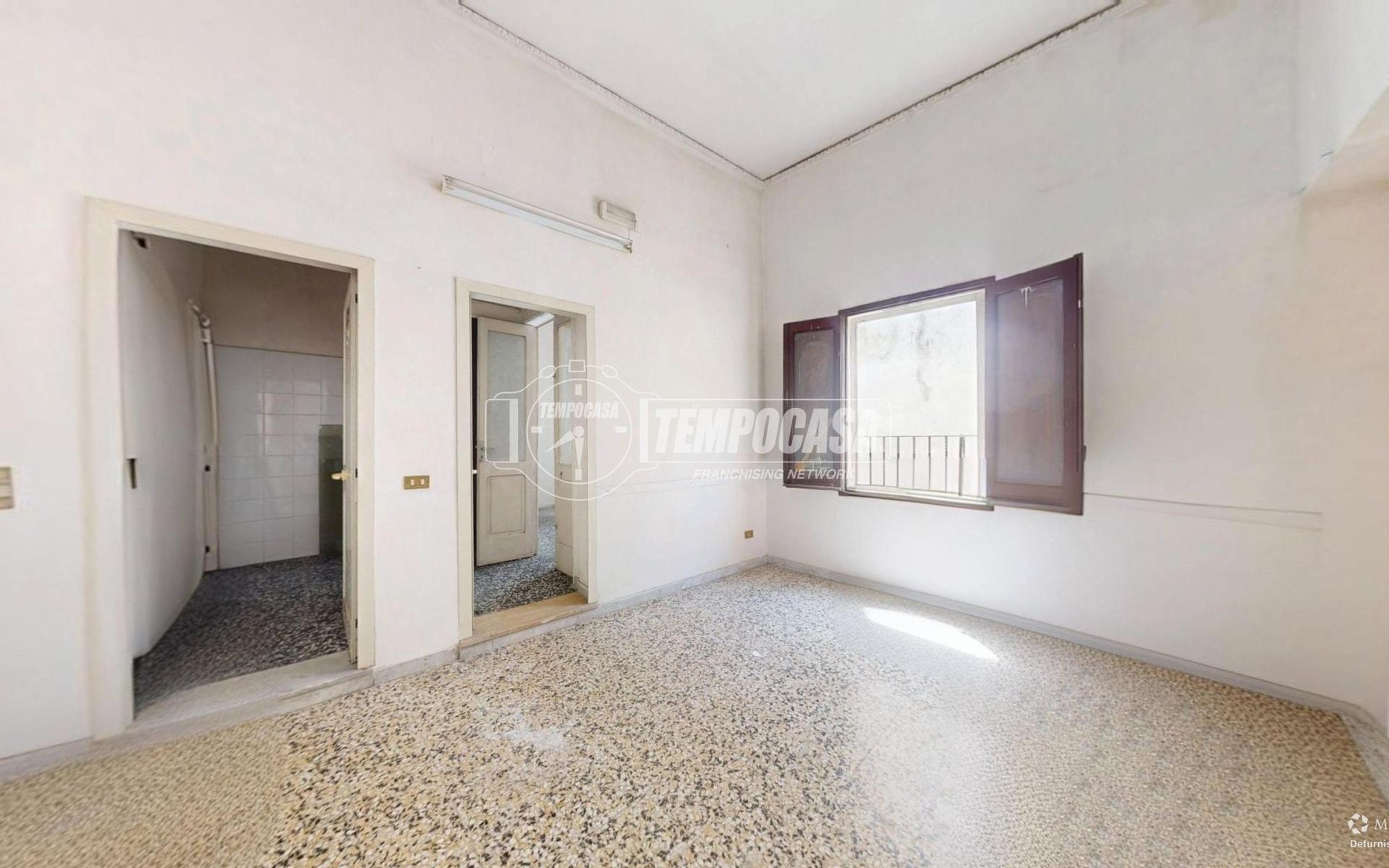 Casa indipendente in Piazza San Lorenzo 38, Lizzanello