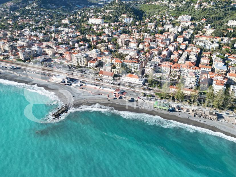 Villa in Piazza Eroi della Libertà  28, Bordighera — foto 5 di 5