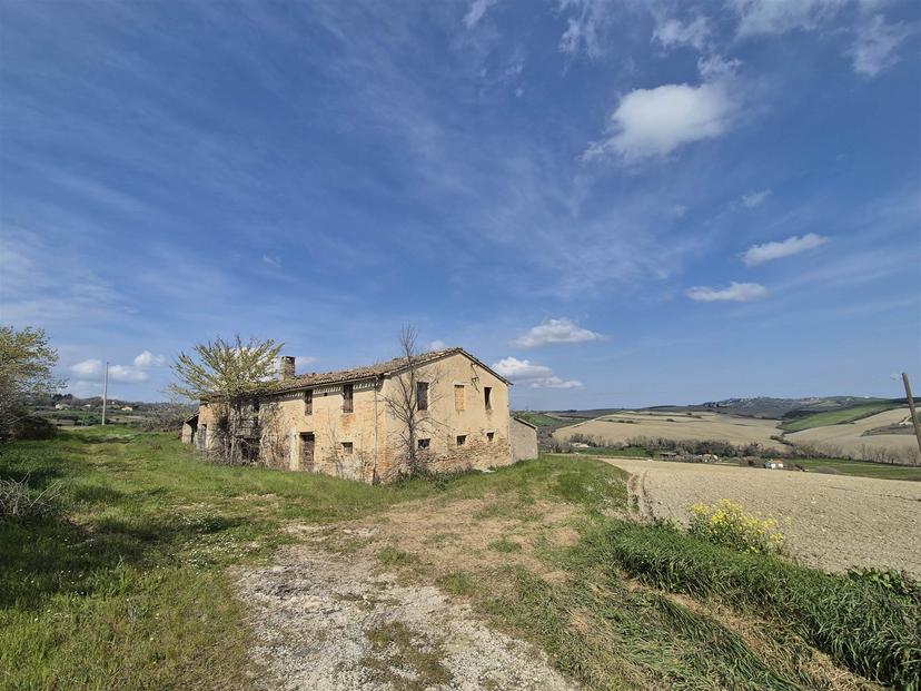Rustico in Via delle Serre, Fratte Rosa — foto 2 di 5