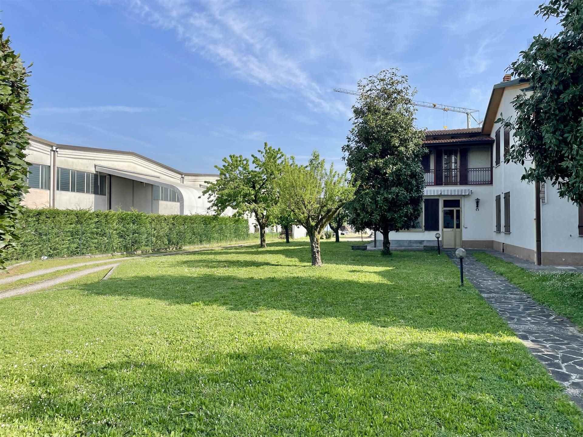 Villa a schiera, Borgo Virgilio