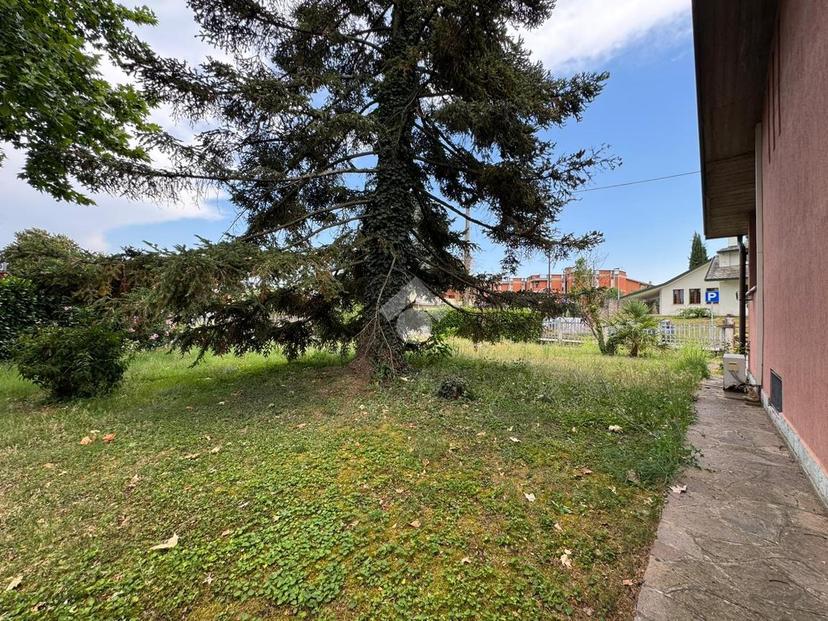 Villa in Via Trieste 7, Calvenzano