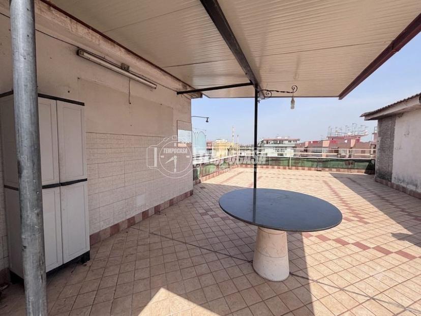 Appartamento in Via Ugo Foscolo 13, San Giorgio a Cremano — foto 3 di 5