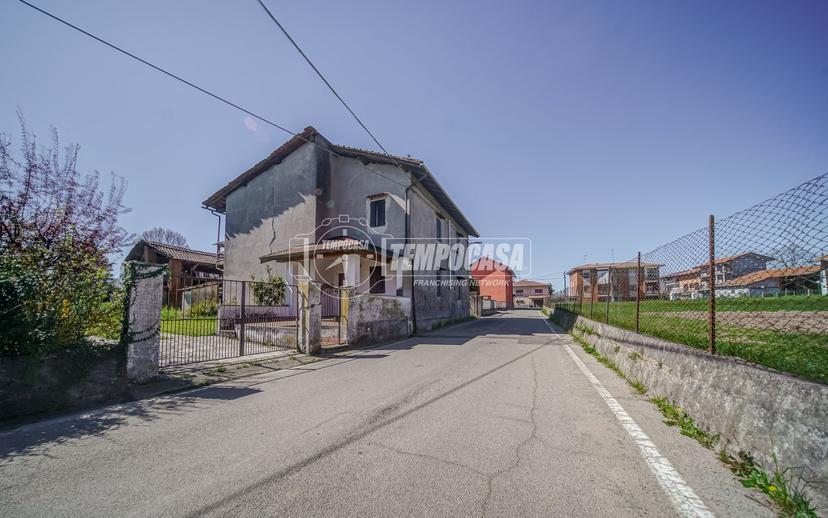 Cascina in Via della Pace, Divignano — foto 3 di 5