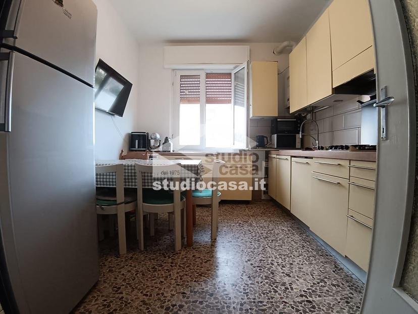 Trilocale in Via Vitt. Veneto, Palazzo Pignano — foto 2 di 5