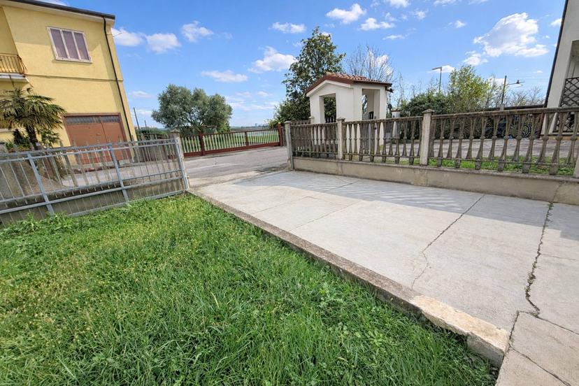 Villa, Poggio Rusco — foto 4 di 5
