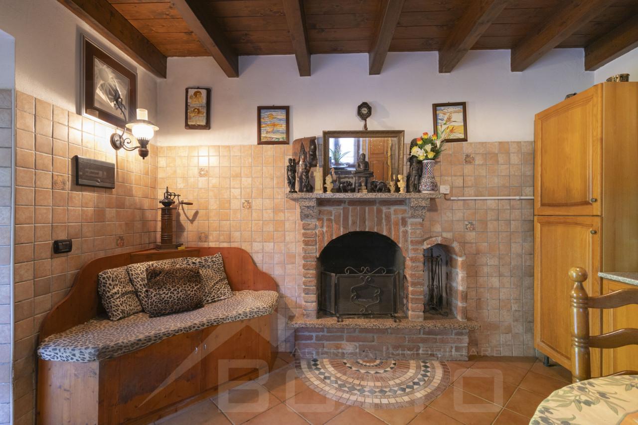 Casa indipendente in Cascina Convento, Borgomanero