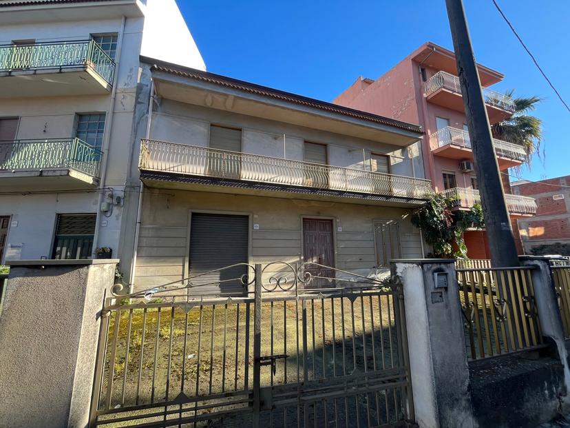 Casa indipendente in Via Statale Sant'Antonino 523, Barcellona Pozzo di Gotto — foto 3 di 5