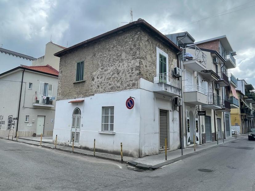 Appartamento in villa in Via Vincenzo Bellini 11, Battipaglia