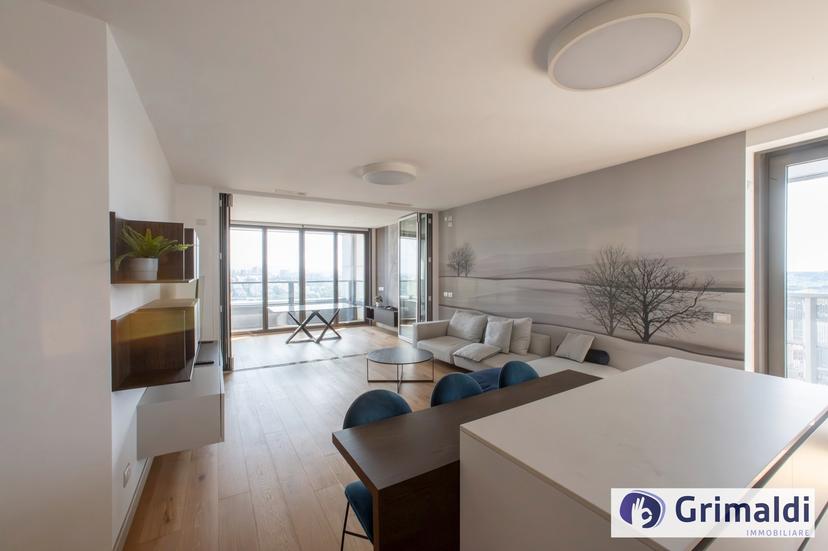 Trilocale in Viale Giorgio Ribotta 21, Roma