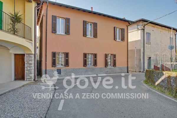 Terratetto unifamiliare in Via Giosuè Carducci 47, Leggiuno — foto 3 di 5