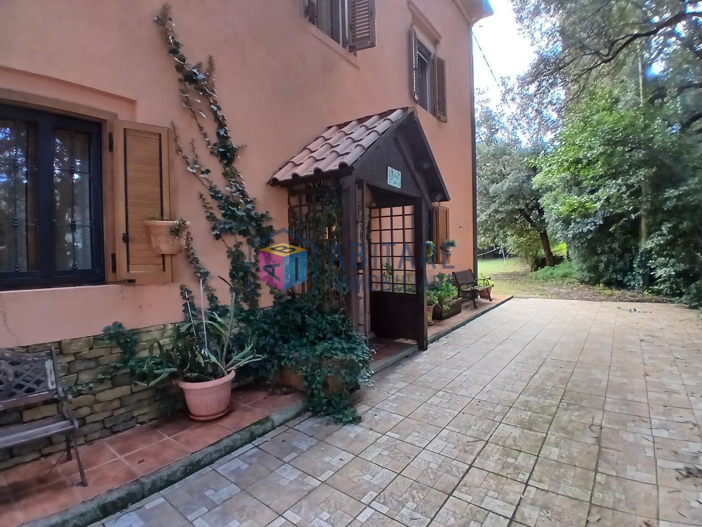 Villa, Collesalvetti