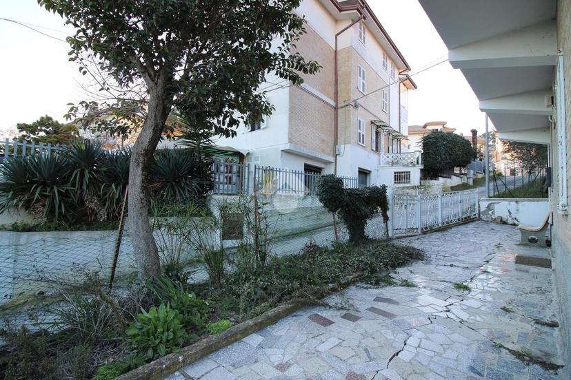 Casa indipendente in Contrada Sant'Angelo 8, Fermo — foto 2 di 5