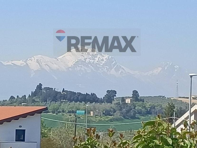 Casa indipendente in Via Fratelli Bandiera S/N, Spoltore — foto 3 di 5