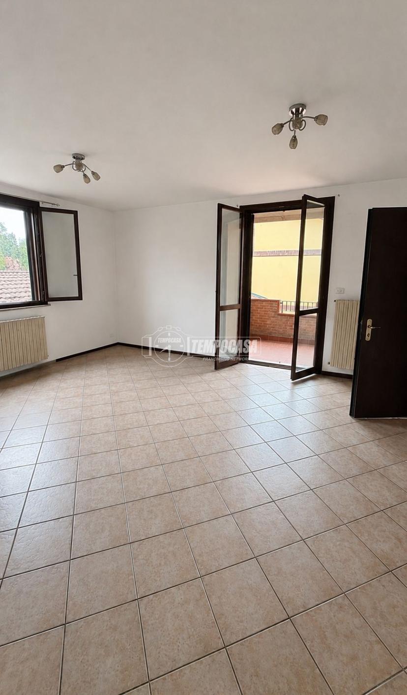 Trilocale in Via Contrada 2/B, Correggio — foto 3 di 5