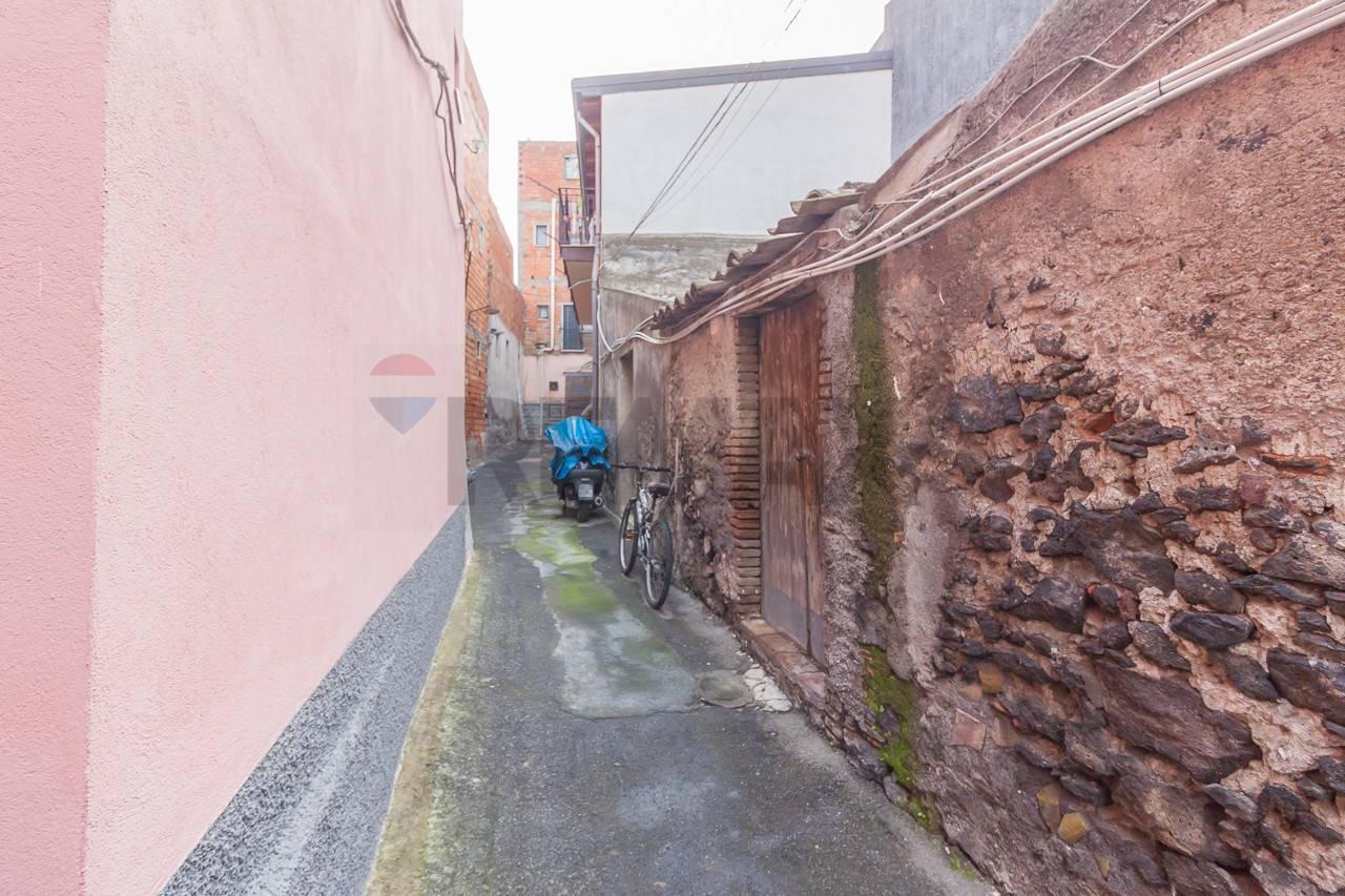 Casa indipendente in Via Montecenere 47, Paternò