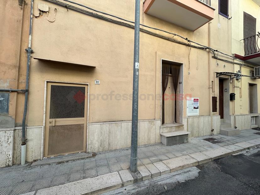 Casa indipendente in Via Lucania 11-13, Grottaglie