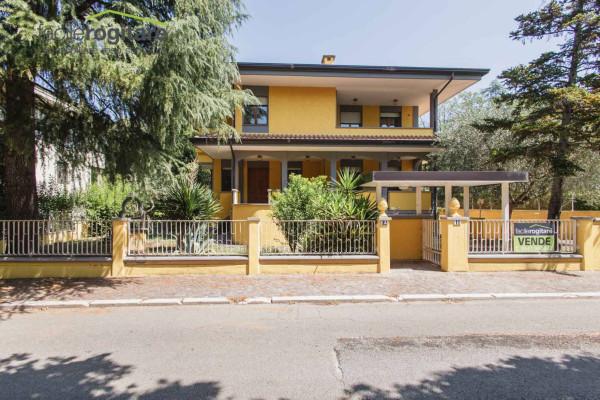 Villa bifamiliare in Piazza Togliatti 11, Gabicce Mare — foto 2 di 5
