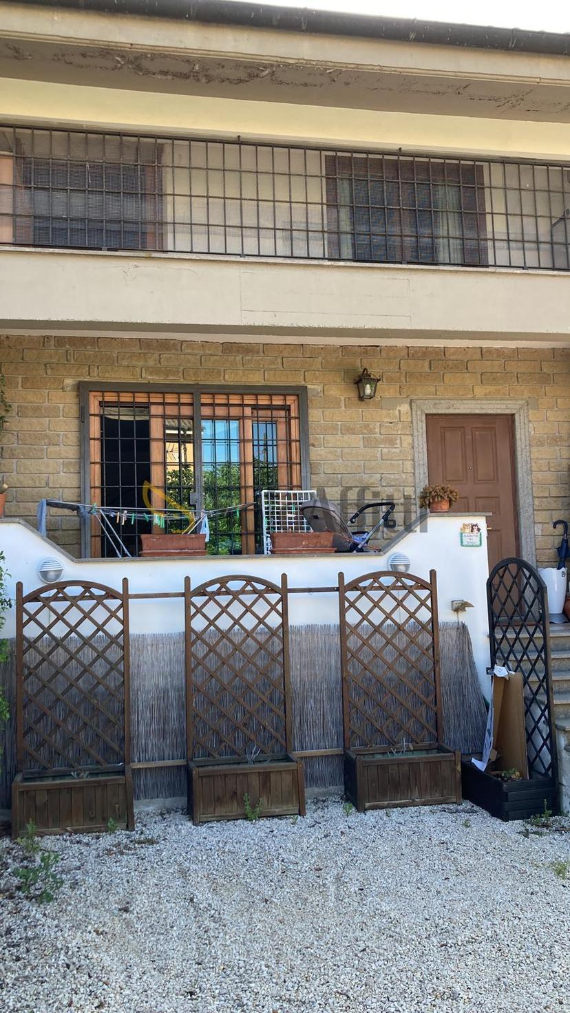 Villa a schiera in Via Colle Biadaro 3/a, Anguillara Sabazia — foto 2 di 5