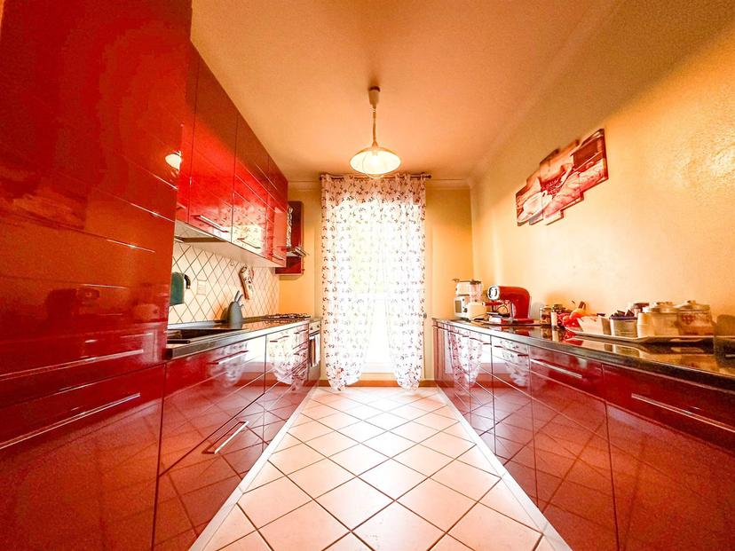 Appartamento in Via Papa Giovanni VIII, Desenzano del Garda — foto 4 di 5