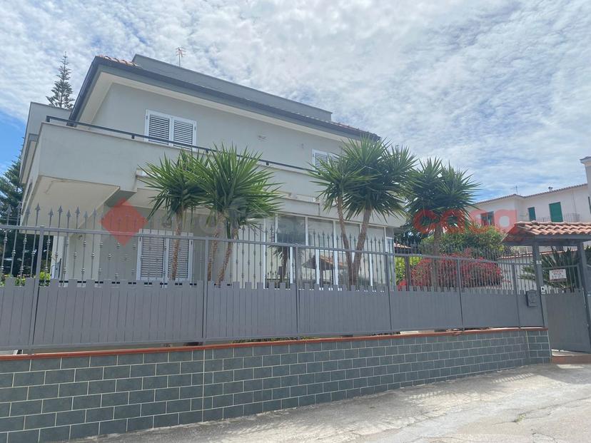 Casa indipendente in Via Manzoni Snc, Mondragone — foto 2 di 5