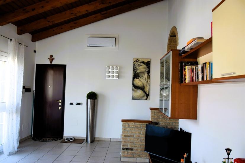 Porzione di casa in Via XX Settembre 3, Seveso — foto 2 di 5