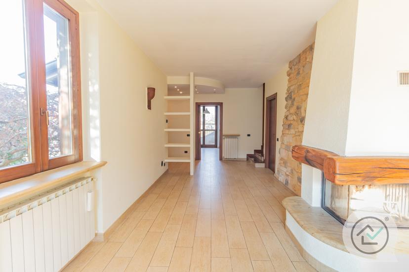 Villa unifamiliare in Via Turati 1, Daverio — foto 3 di 5