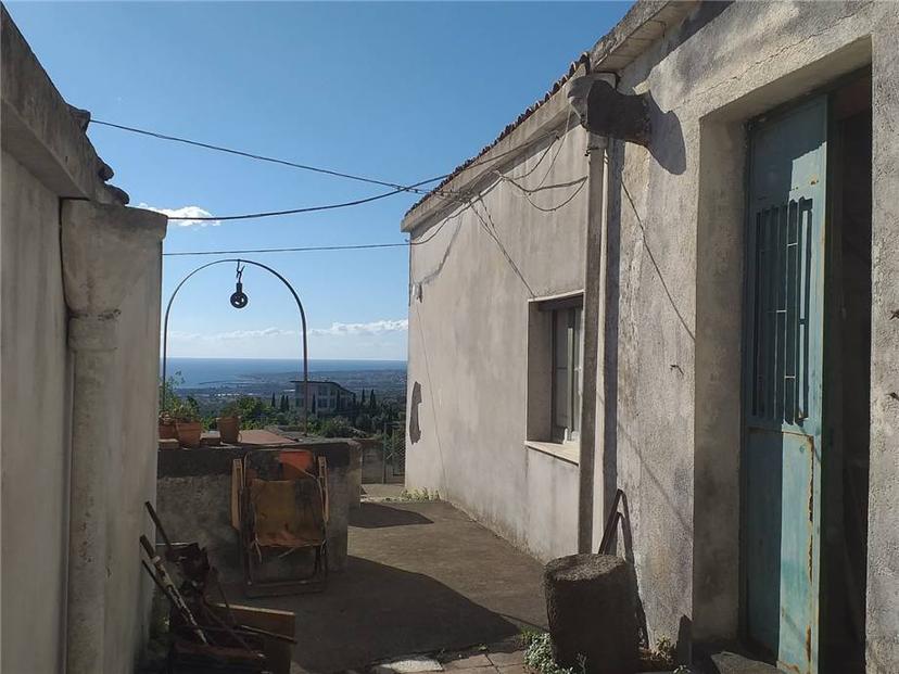 Casa indipendente in Via Tavola, Sn, Piedimonte Etneo — foto 2 di 5