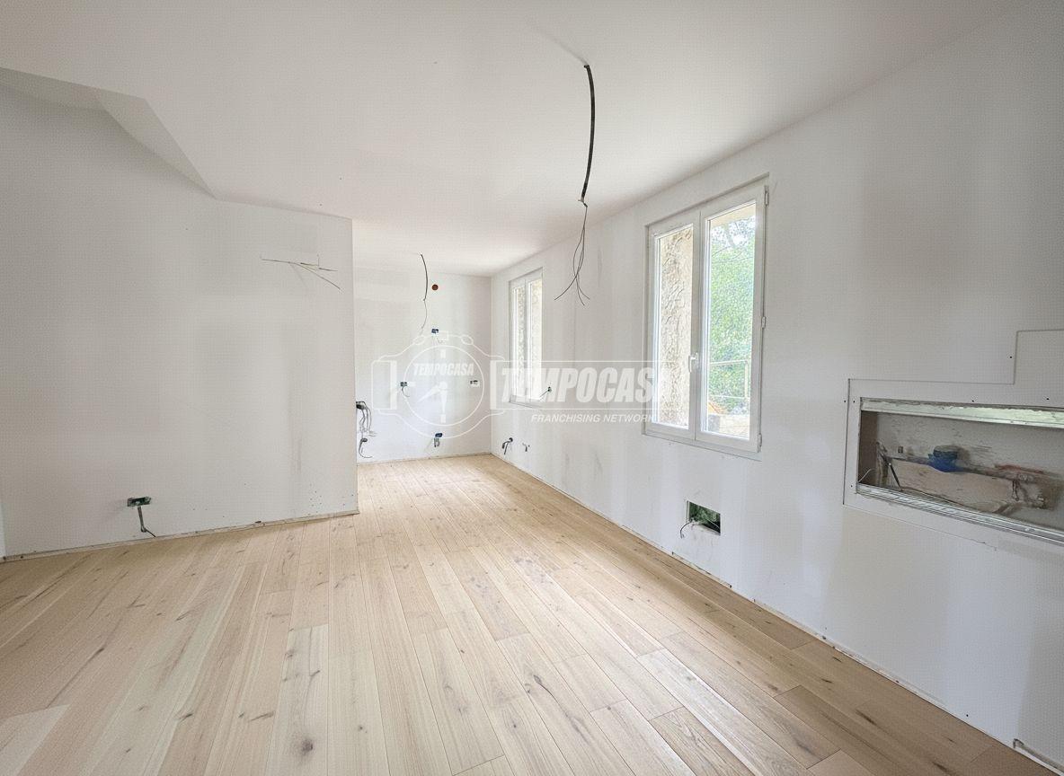 Trilocale in Via Giovanbattista Battista Viott 9, Monza
