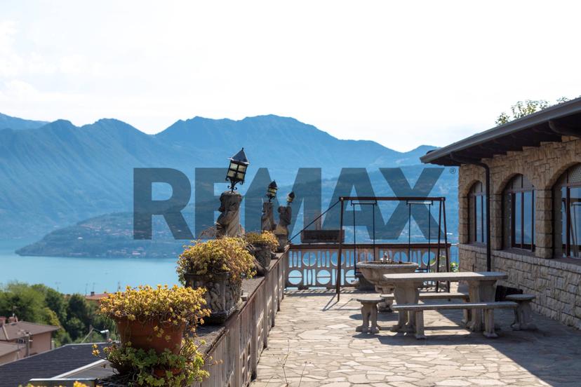 Villa in Via San Rocco 32, Tavernola Bergamasca — foto 2 di 5