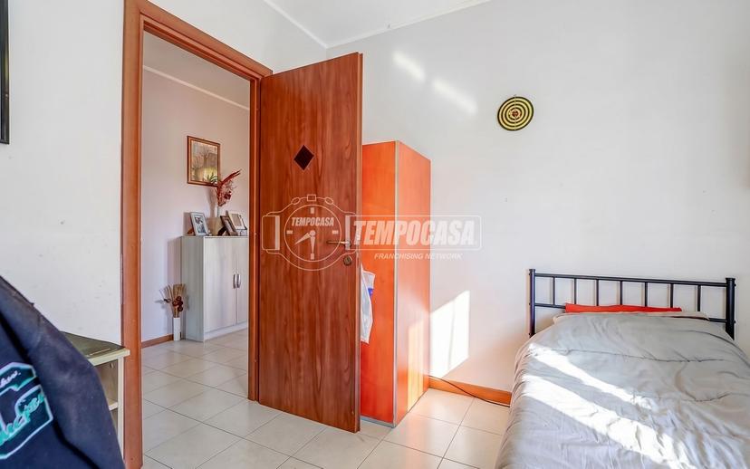 Trilocale in Via Sandro Pertini 16, Cardano al Campo — foto 3 di 5