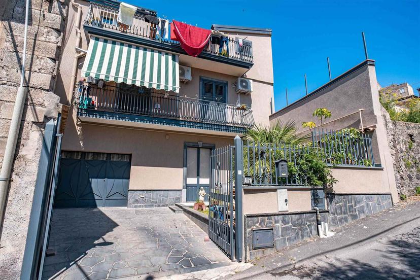 Casa indipendente in Via Laudani, Santa Maria di Licodia — foto 2 di 5