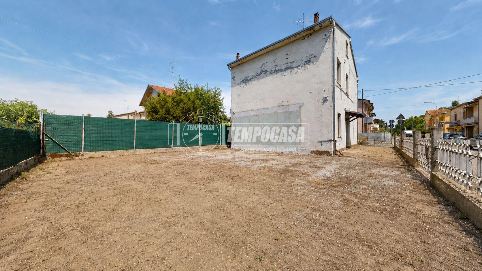 Casa indipendente in Via Alessandro Manzoni 10, Guastalla