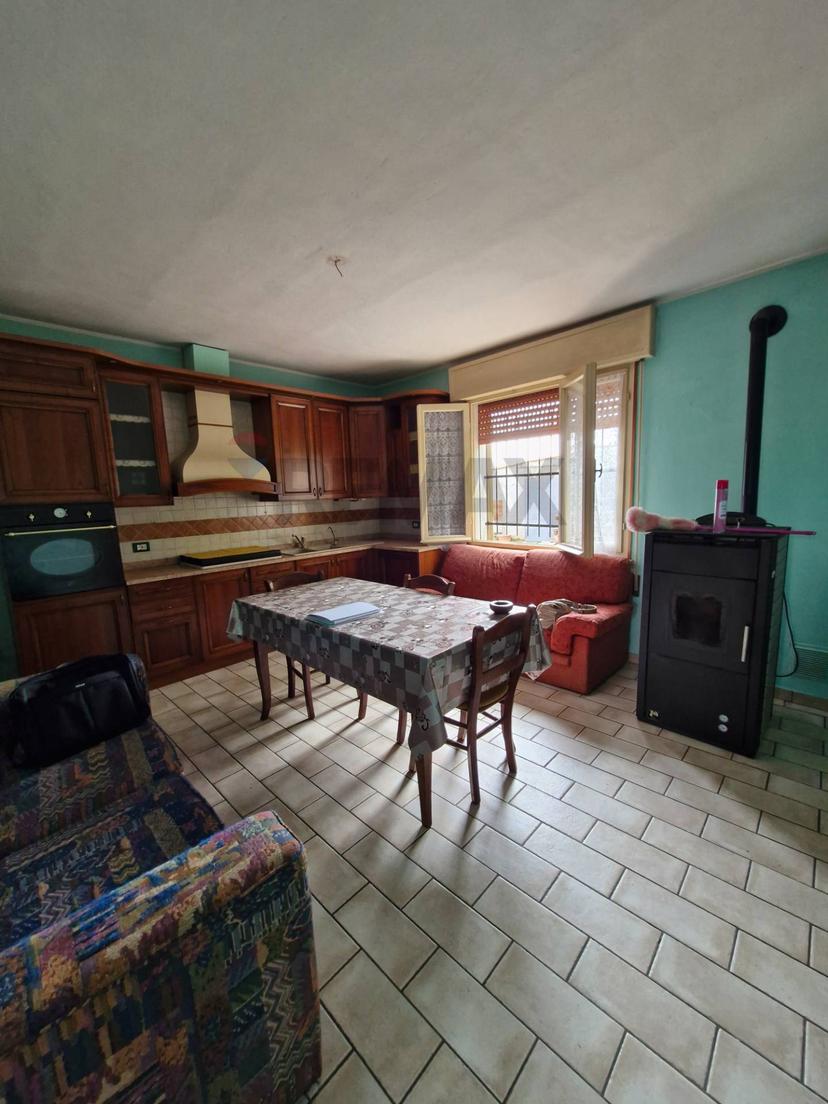 Casa indipendente in Via Cavetto di Mezzo 660, Castelnovo Bariano — foto 5 di 5