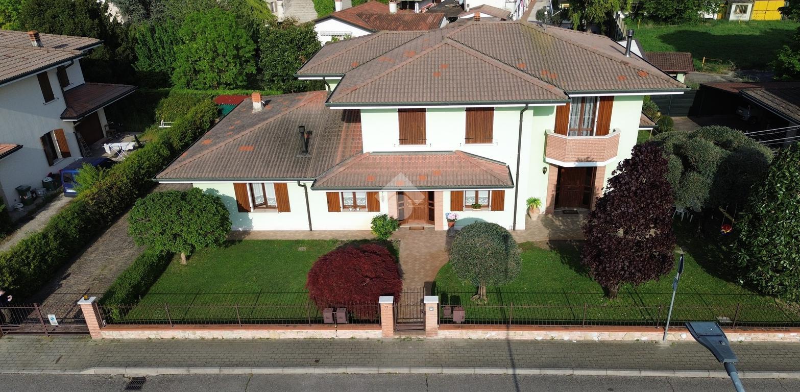 Villa in Via Unione Europea 22, Marmirolo