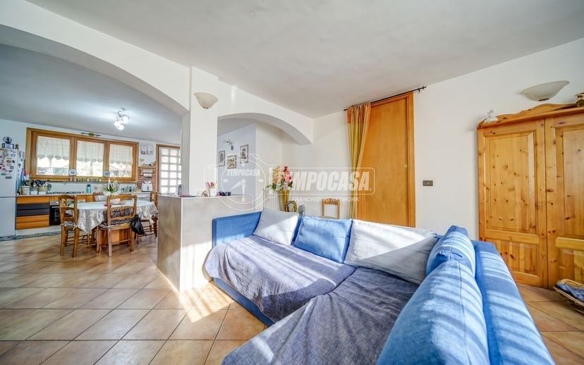 Quadrilocale in Via Ina-Case, Varallo Pombia — foto 3 di 5