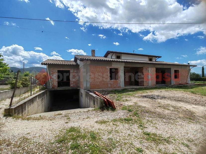 Villa bifamiliare in Via Norvegia, Spoleto — foto 2 di 5
