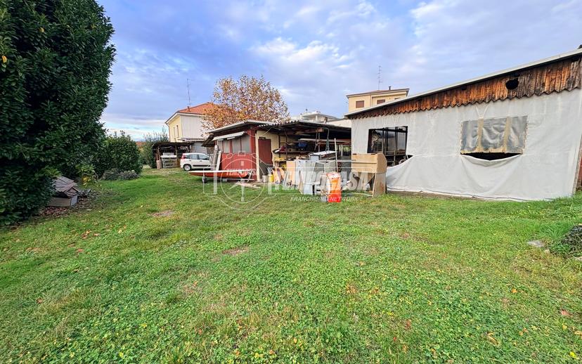 Villa, Casnate con Bernate