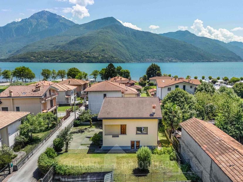 Villa in Via Statale, Dongo — foto 3 di 5