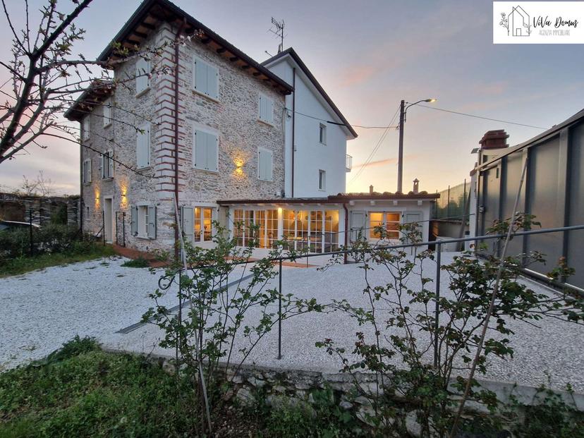Villa unifamiliare in Via Lungo Fiume Versilia, Pietrasanta — foto 2 di 5