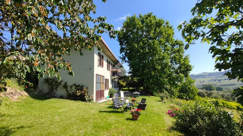 Casa indipendente in Strada Robino 1, Costigliole d'Asti — foto 3 di 5