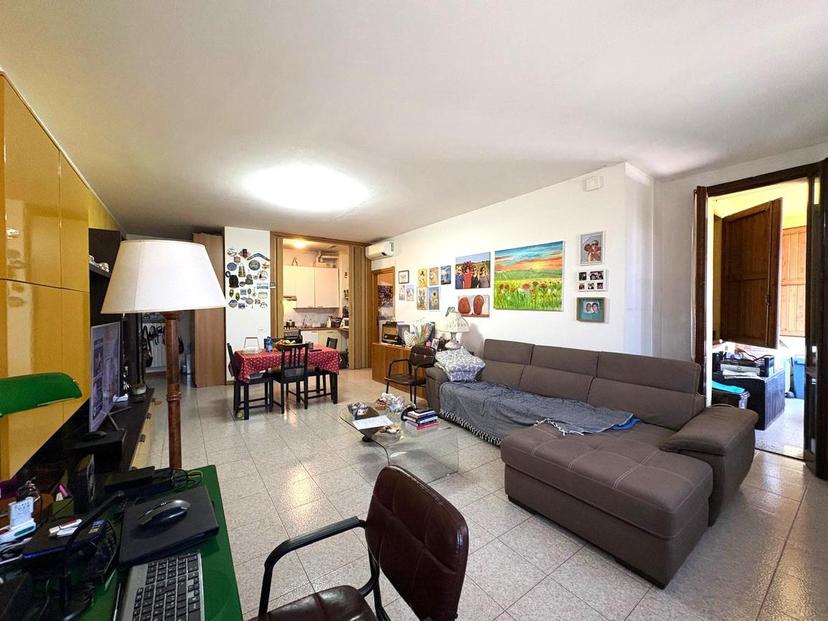Quadrilocale in Via San Biagio 18, Castelnovo di Sotto — foto 3 di 5