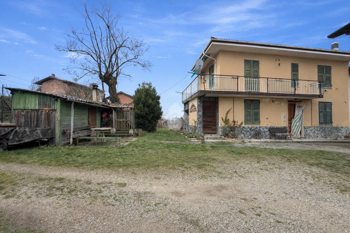Casa indipendente in Frazione Gaggina 22, Montaldo Bormida