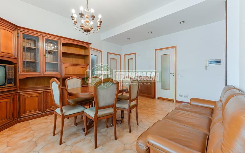 Trilocale in Via Belvedere 13, Bernareggio — foto 2 di 5