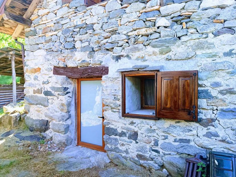 Baita in Alpe Patelli, Calasca-Castiglione — foto 4 di 5