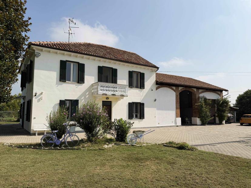 Casa indipendente in Strada degli Orti, Casale Monferrato — foto 3 di 5