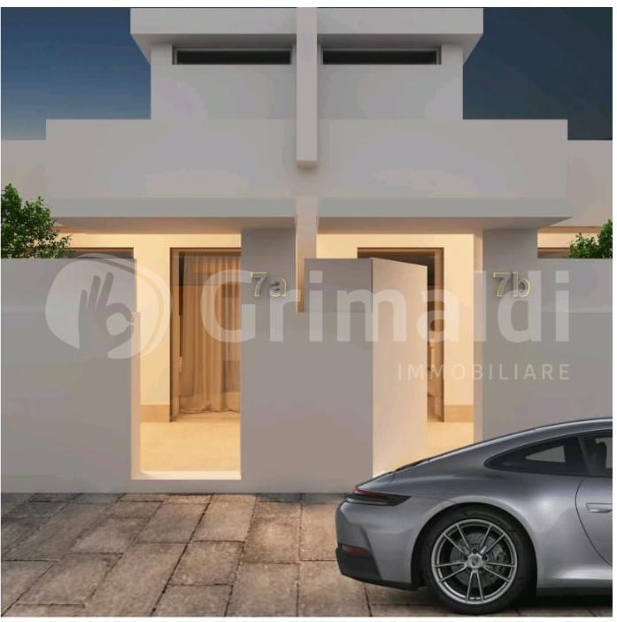 Villa bifamiliare in Via Raffaele Piracci Snc, Trani