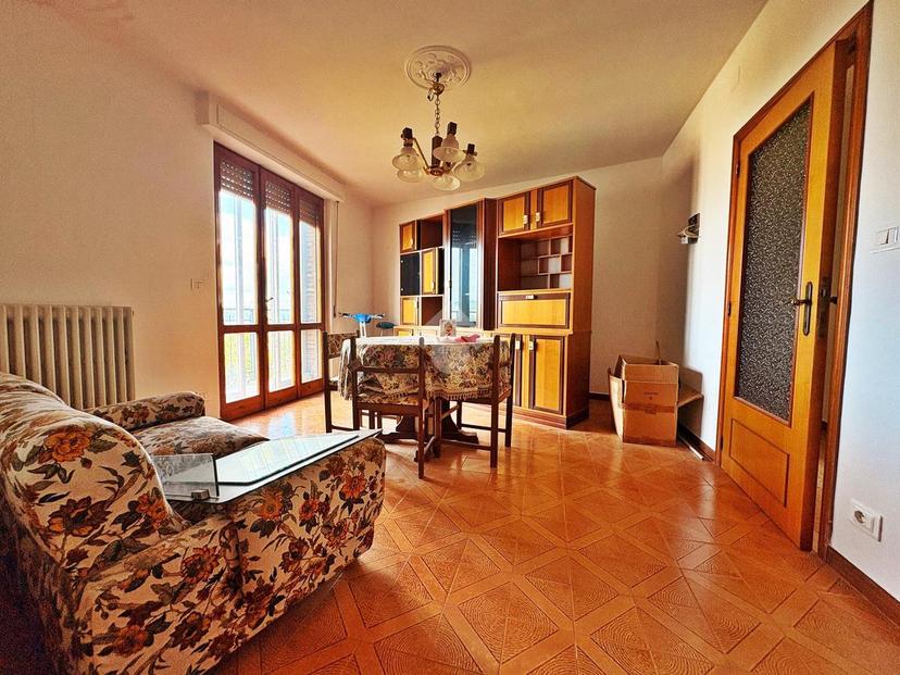 Casa indipendente in Via della Porta 5, Gualdo Tadino — foto 3 di 5