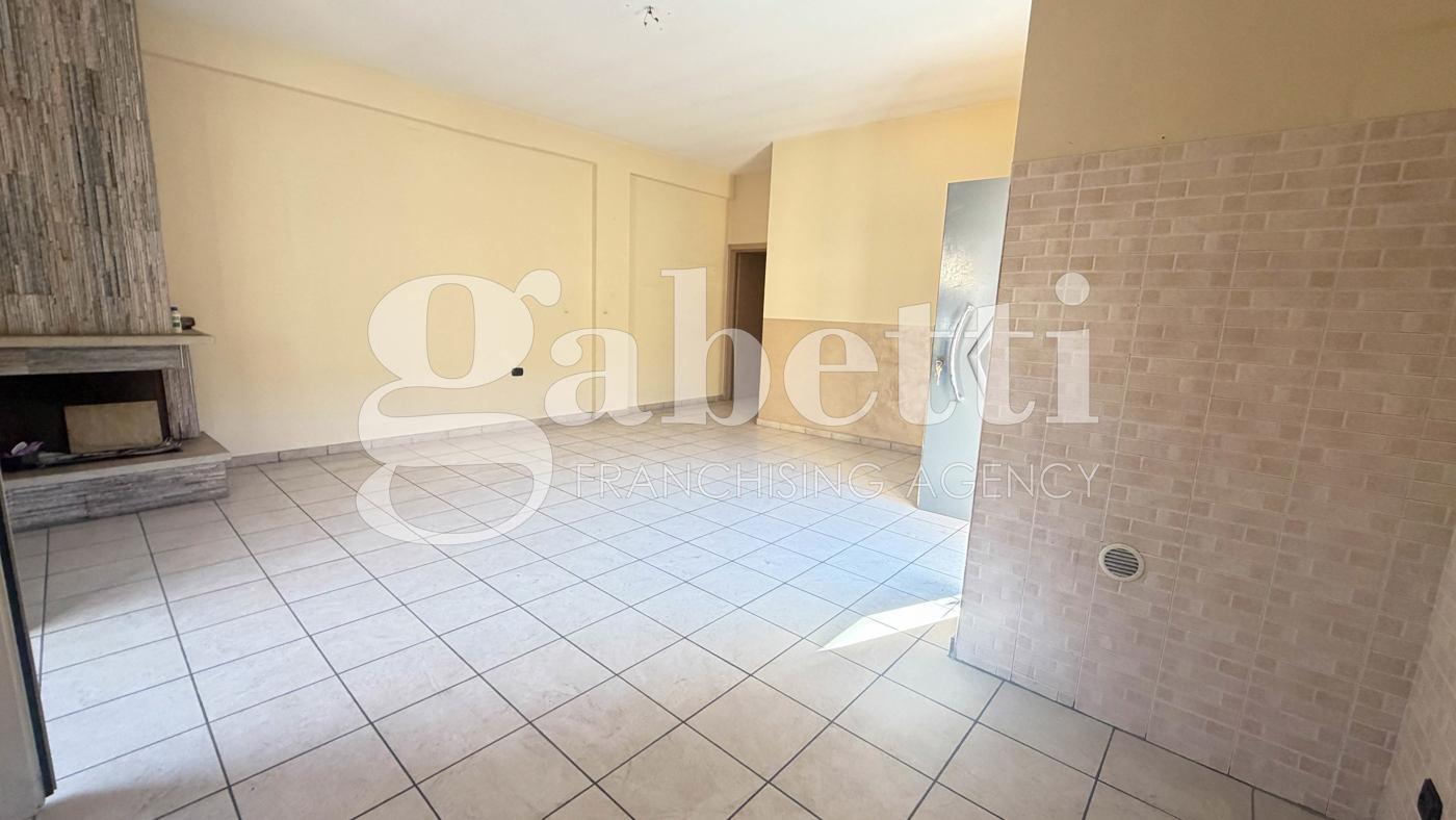 Trilocale in Via G.Fortunato 9, Orta di Atella