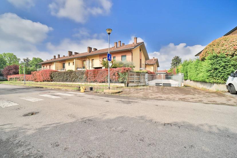 Quadrilocale in Via Resegone 11, Lomagna — foto 4 di 5